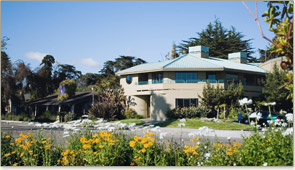 view of baywood inn from street